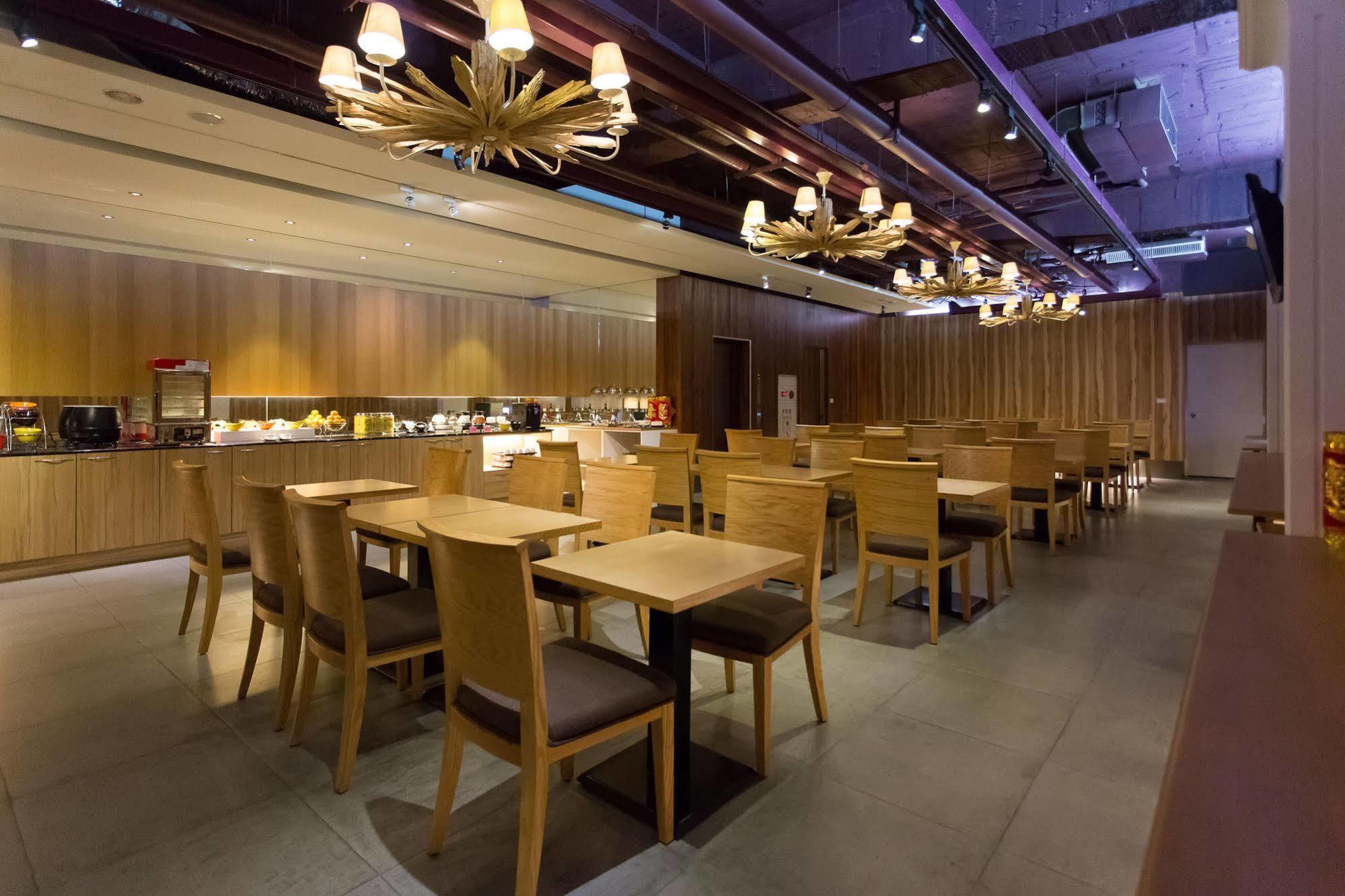 麗馨商旅七賢館 Hotel Kaohsiung Exterior foto