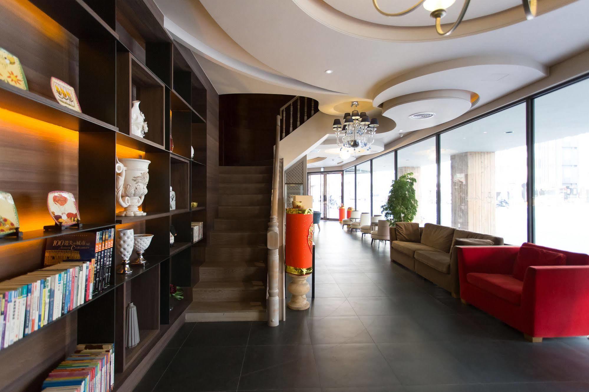 麗馨商旅七賢館 Hotel Kaohsiung Exterior foto