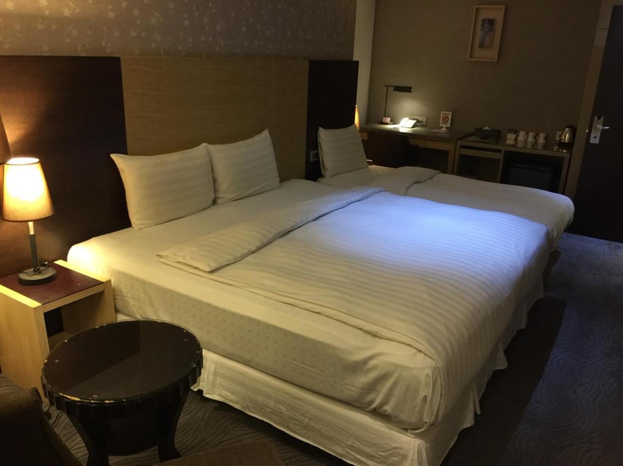 麗馨商旅七賢館 Hotel Kaohsiung Exterior foto