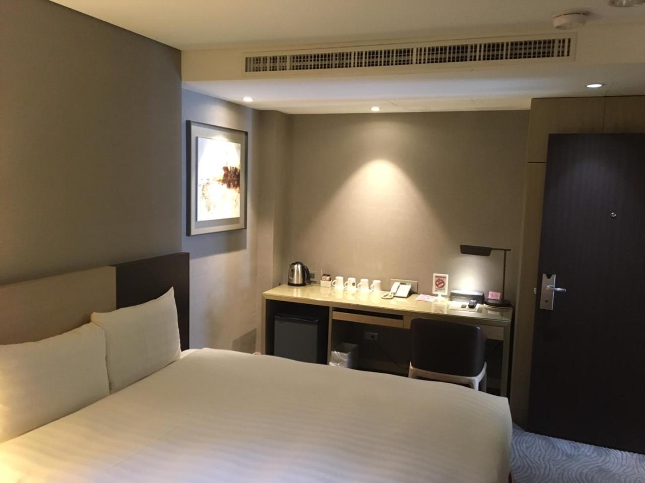 麗馨商旅七賢館 Hotel Kaohsiung Exterior foto