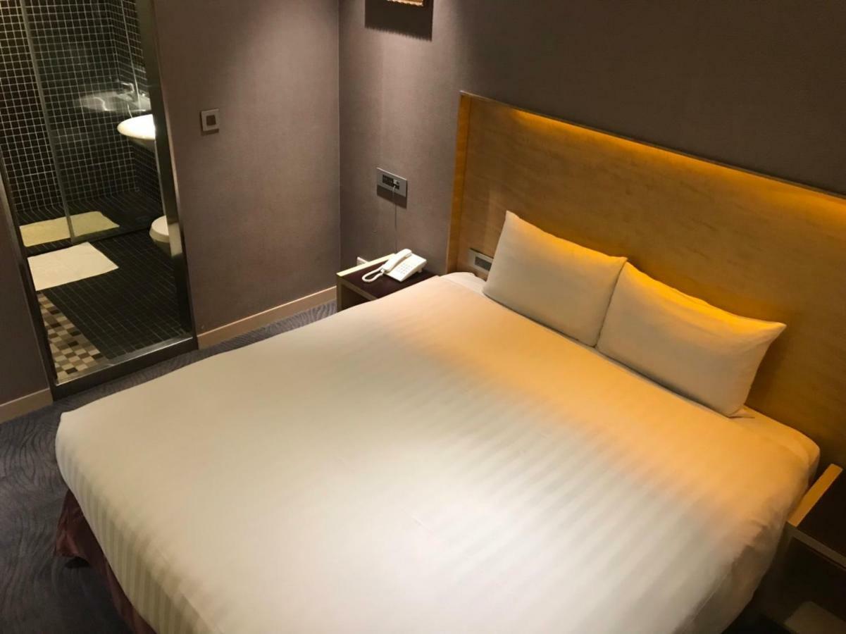 麗馨商旅七賢館 Hotel Kaohsiung Exterior foto